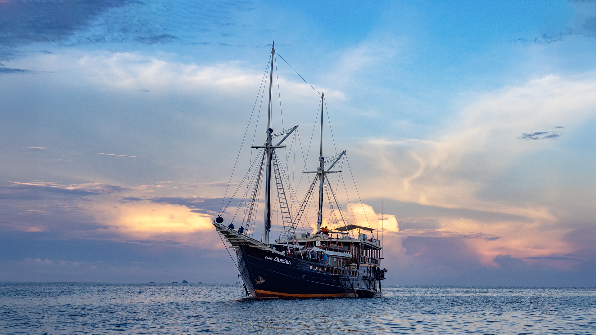 Dune Aurora Liveaboard in Raja Ampat