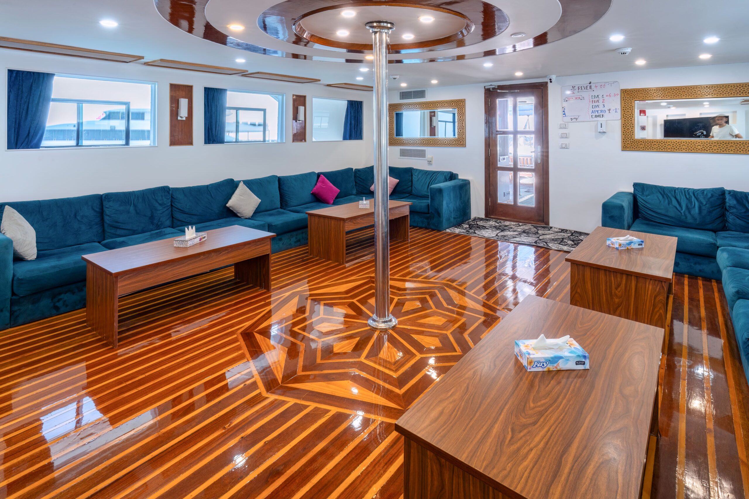 Copy of DUNE Titan - Saloon