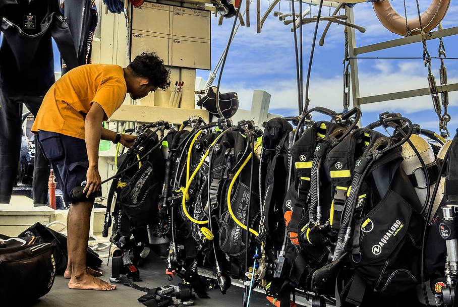 Hot-Tub-Jacuzzi-Liveaboard 5