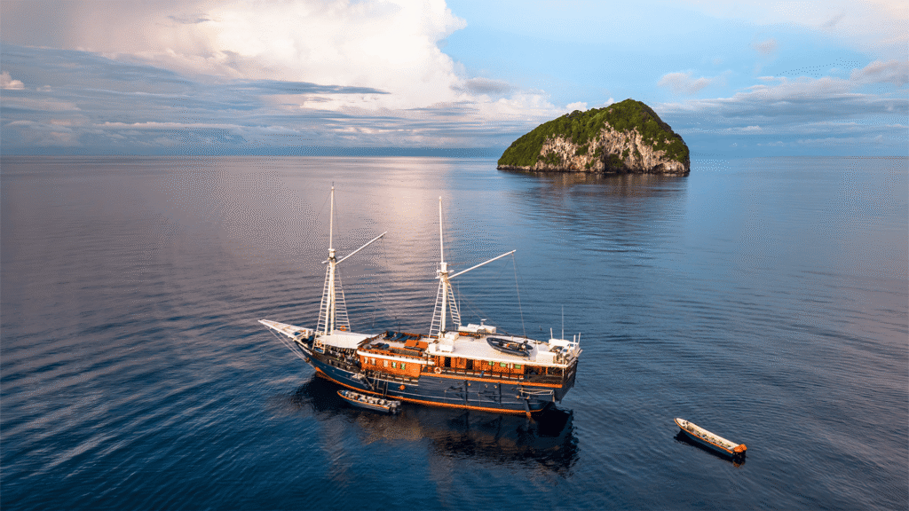 Our DUNE Aurora Liveaboard