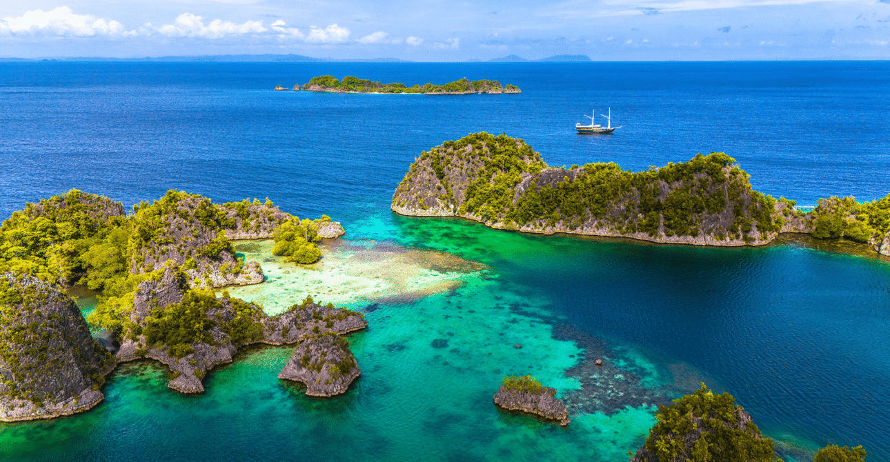 Discover Raja Ampat “The Last Paradise” a destination in Indonesia renowned for its stunning underwater beauty
