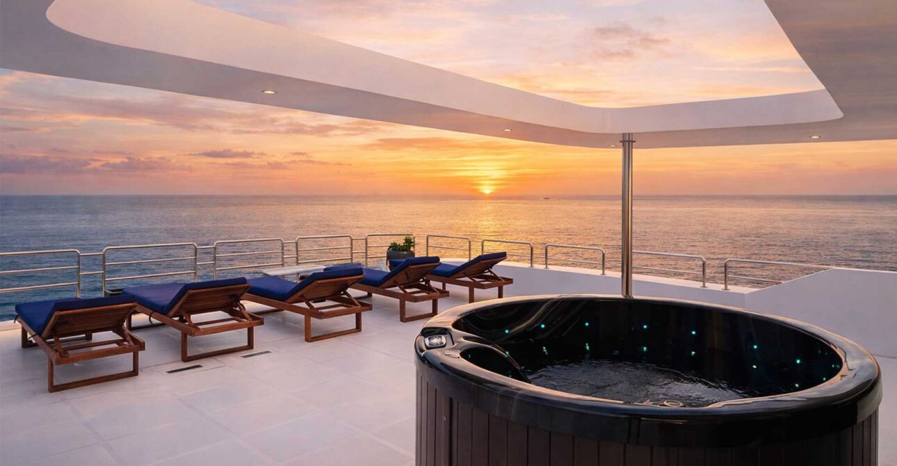 Adventure-Ready: Packing for High-Current Channels and Sunset Deck Drinks in Maldives