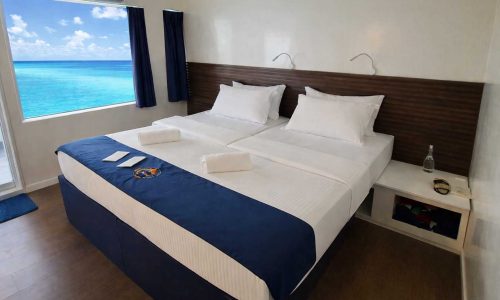 Superior Single Cabin Upper Deck Cabin Dune Black Manta